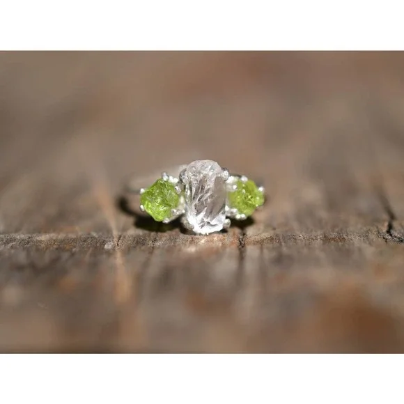 Raw peridot and clear quartz engagement ring, rough cut gemstone ring - Picture 2 of 5